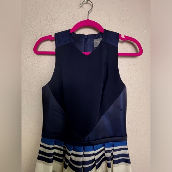 Theia Navy & White Nautical Stripe Jacquard Taffeta Full Skirt Formal Gown 4 - Picture 8 of 14